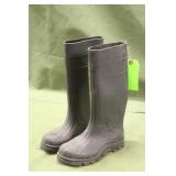 New Size 7 Mud Boots