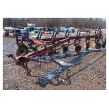 International 6+8 720 6-Bottom Plow
