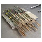 (11) Metal T-Posts