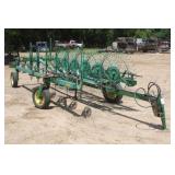John Deere 704 12-Wheel Hay Rake