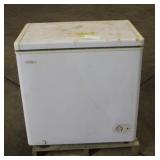 Darby Chest Freezer 33' x 21' x 33'