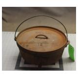 Vintage Dutch Oven Lodge #12