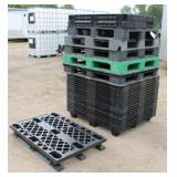 (26) Poly Pallets w/ Bottom Supports