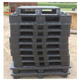 (11) Poly Pallets