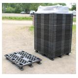 (47) Poly Pallets w/ Bottom Supports
