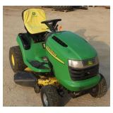 John Deere LT 118 Garden Tractor 42'