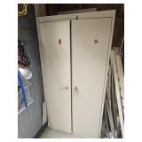 Metal storage shelfContents nit Metal storage shelfContents nit
