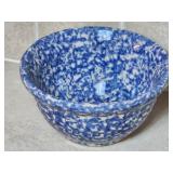 HENN POTTERY ~ BLUE SPONGE  Bowl HENN POTTERY ~ BLUE SPONGE  Bowl