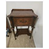 Side accent table 28hx18Lx12w Side accent table 28hx18Lx12w