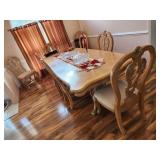 Dinning Table w/ 8 Chairs & 2 LeafsDoes not
