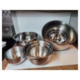 Assorted Stainless Steel Mixing Bowls