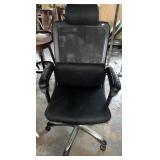 Black Rolling Office Chair w/Head Rest