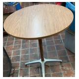 29' Round Table w/Metal Base