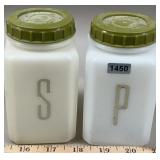 Large Plastic Screw Top Salt & Pepper Set