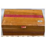 Wood Dovetail Box, 8' x 5.25' x 2.75'