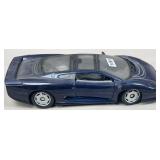 Maisto 1:24 Die Cast Jaguar XC220
