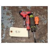 Qty 4 Assorted Mac Tools Screwdrivers / Pry Bar