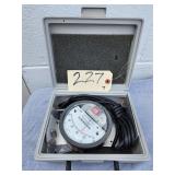 Dwyer A-432 Magnehelic Differential Pressure Gauge