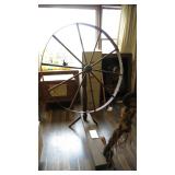 ANTIQUE SPINING WHEEL SEE DESCRIPTION