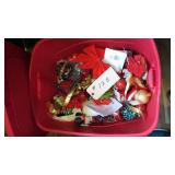 TOTE OF MISC CHRISTMAS