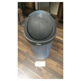 TRASH CAN WITH FLIP LID