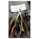 PLIERS LOT