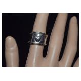 Sterling Band w/ Heart Design   Sz 7