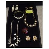 Vtg & Newer Costume Jewelry - Milk Glass Necklace