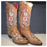 Ladies 7 1/2 Cowboy Boots