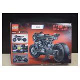 Lego Technic The Batman Batcycle. New Damaged Box