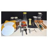 Vintage Kitchenware Including Osterizer Blend and