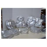 Vintage Lot Metal Cake Pans