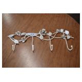 Painted Metal Flower & Leaves Pattern Wall Hanger