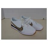 Women's Nike Cheetah Print Shoes SZ 9 Like New