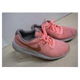 Used Ladies Nike Sneakers Size 6.5