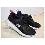 Lightly Used Ladies Skechers Size 7