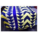 Home Made Polyester Quilt w/ Cotton Back 92x80'