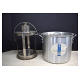 20 Quart Stock Pot & Metal Lantern Holder