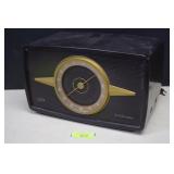 Vintage RCA Victor Radio. Not Tested