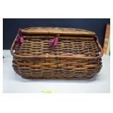Wicker & Rattan Lined Picnic Basket 20' Wide 16'