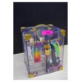 Rainbow High Dolls Deluxe Fashion Closet w/Clothes