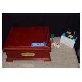 Holiday Symphonium w/16 Records & AC 6v Adapter