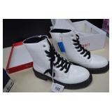 New Size 9M True Craft Shoes