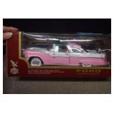 1955 Ford Fairlane Crown Victoria 1:18 Scale Die