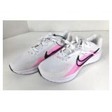 NEW Nike White/Pink Check Ladies Shoes (Size: 8US)
