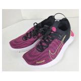 NEW Nike Running FlyKnit Ladies Shoes (Size: 8)