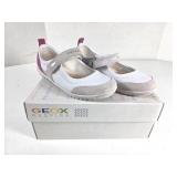 NEW Geox Respira White/Fuchsia Shoes (SZ 11 Girls)