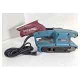 Makita Belt Sander LR21670 With Dust Bag Working