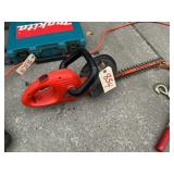 Black & Decker 110 V corded hedge trimmer