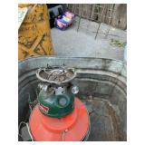Vintage galvanized wash tub, miscellaneous pots,